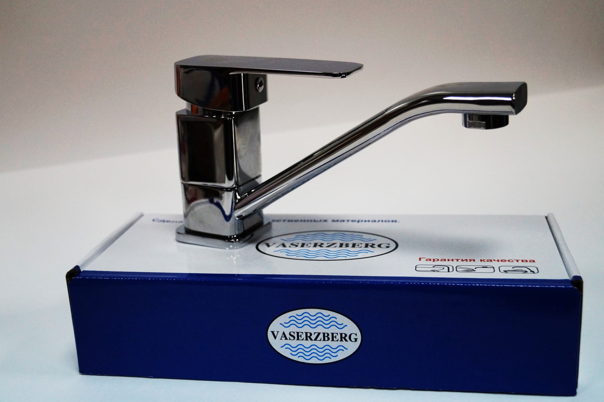 Смеситель на умывальник Vaserzberg А8012